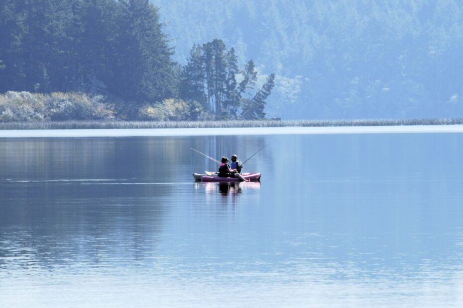 Canoe vs Kayak Fishing: Which is the Best Choice for You?